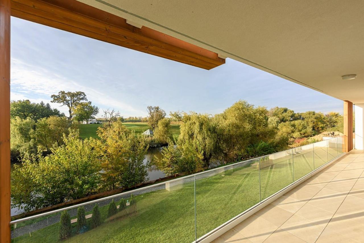 Il Lago - Azur - Cozy Luxurious Smart Home By The Lake Voluntari ภายนอก รูปภาพ