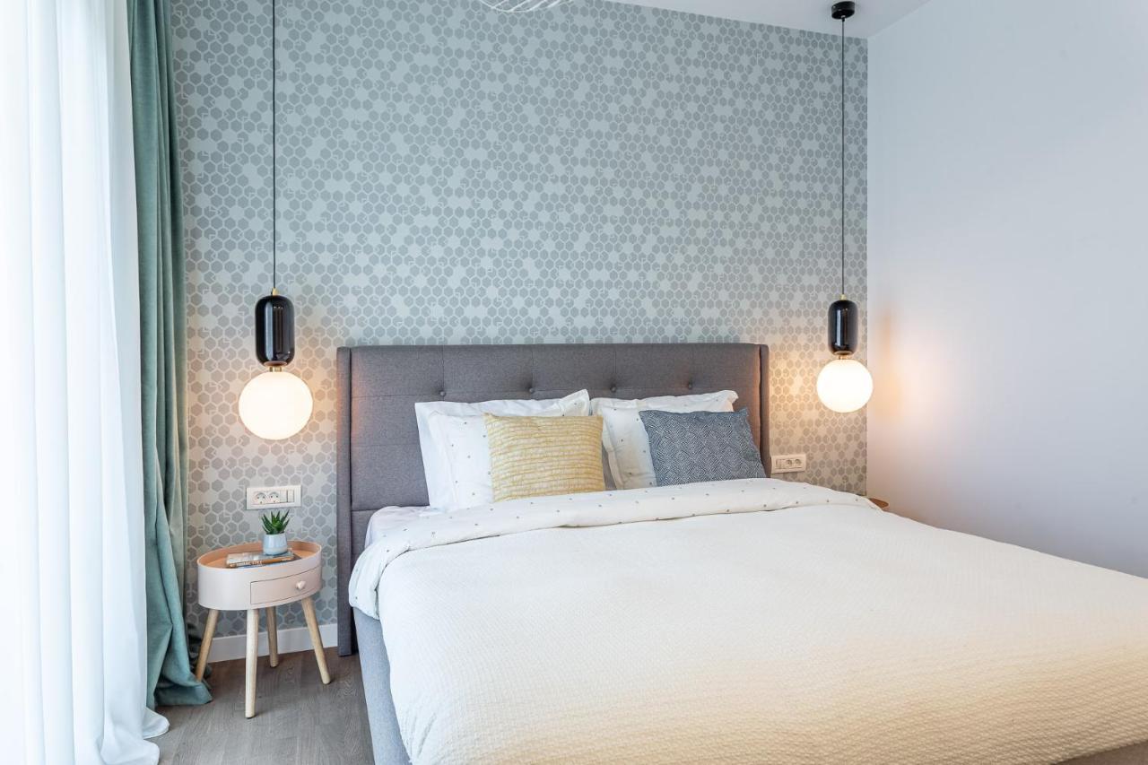Il Lago - Azur - Cozy Luxurious Smart Home By The Lake Voluntari ภายนอก รูปภาพ